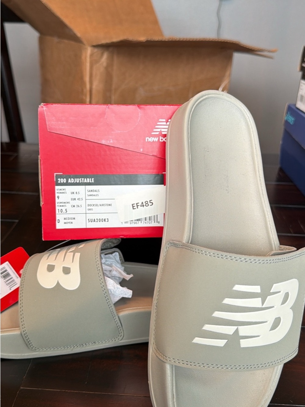 New Balance men’s size 9 Light Gray Slides with White Logo